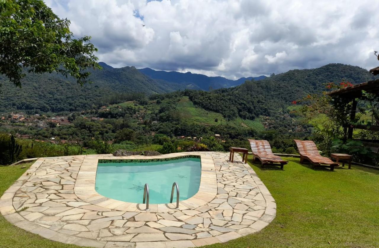 Casa Alpina Com Vista Panoramica De Lumiar Villa Nova Friburgo Exteriör bild