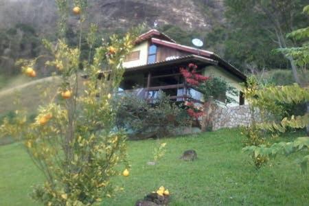 Casa Alpina Com Vista Panoramica De Lumiar Villa Nova Friburgo Exteriör bild